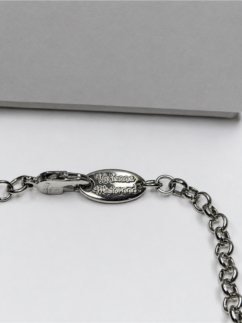 Vivienne Westwood Platinum Orb Pendant Necklace Silver Tone - Picture 7 of 7